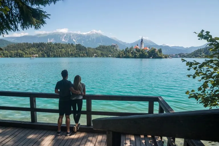 Par vid sjön Bled